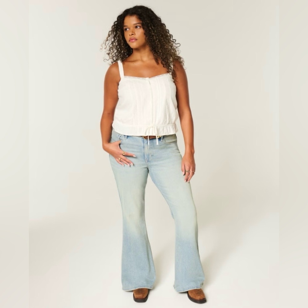Hollister Women’s High-Rise Light Wash Star Pocket Flare Jeans, NEW WITH TAGS